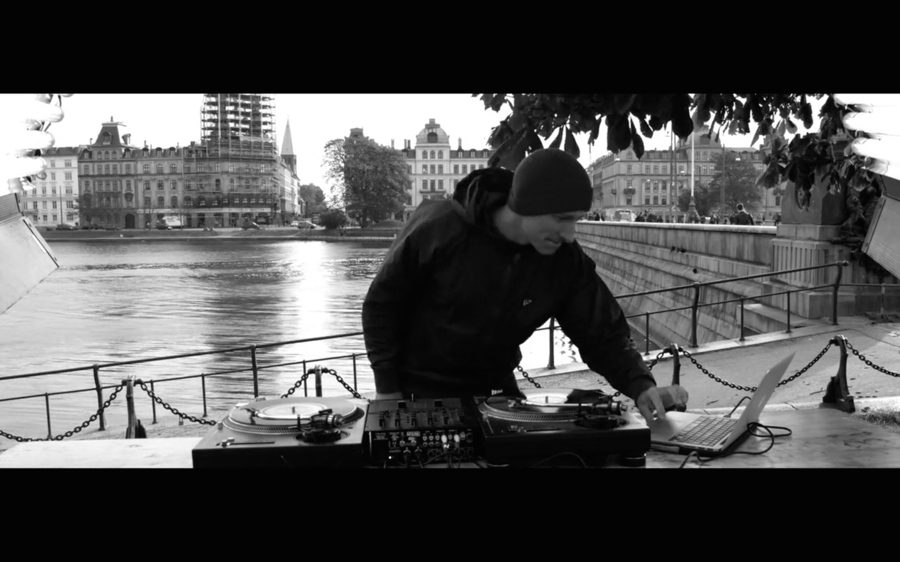 lineal hul meditativ DJ Noize - Apropos Live